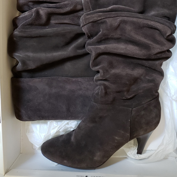 Nine West Chocolate Brown Lux Suede boots Size 8.5 EUC - Picture 3 of 8